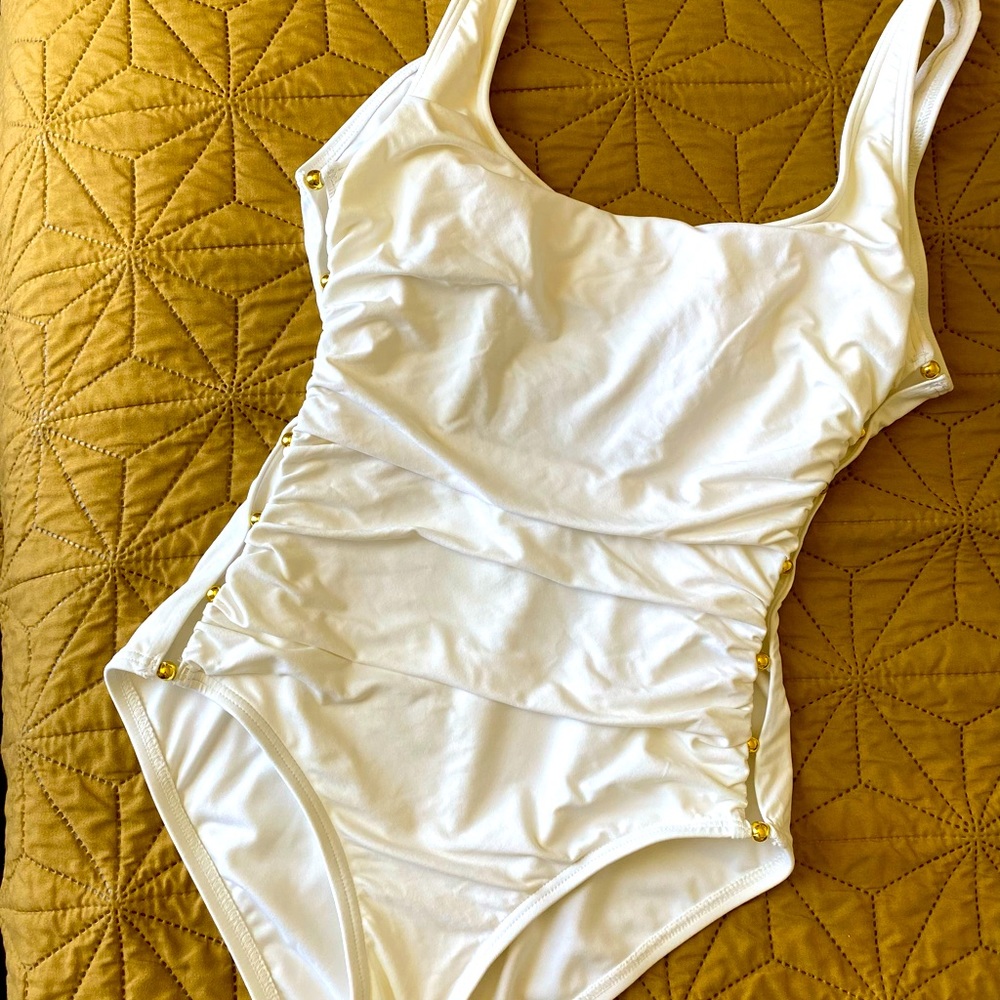Carmen Marc Valvo - Swimsuit - One Piece - White - Ruched - NWOT - Size 8